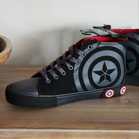 👟 Captain America High-Top Sneakers – Size 8.5  Marvel Avengers – New with Tags - Picture 8 of 12